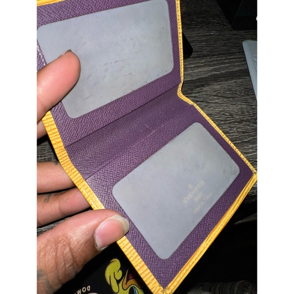 Louis Vuitton Card Holder - Picture 9 of 9